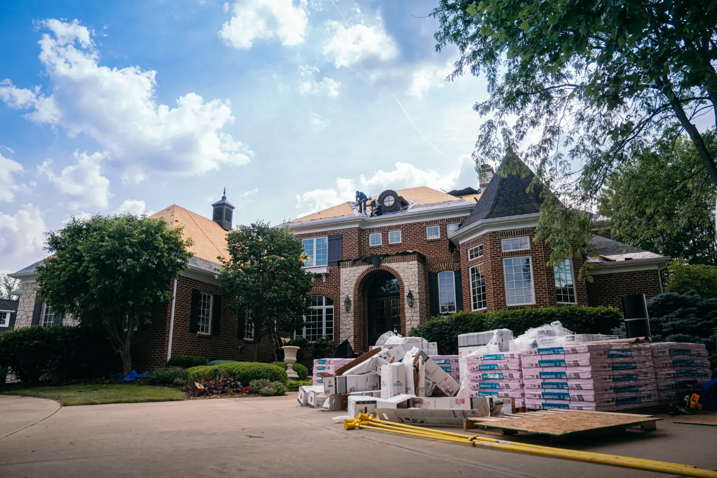 Manufacturer-certified roof installation in Cool Creek
